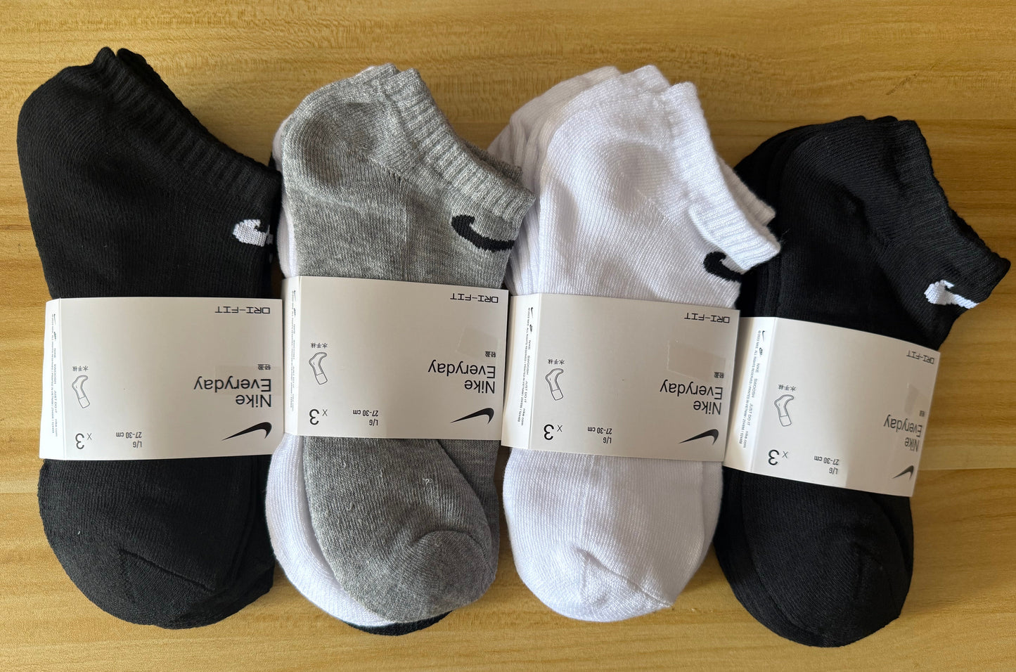 10 docenas de calcetas NIKE