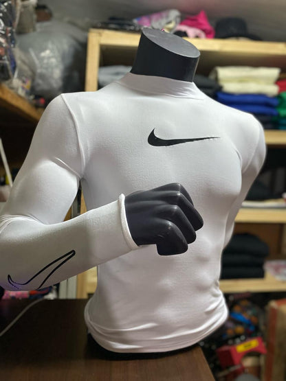 Docena de primera capa Nike, 8 negras 4 blancas.