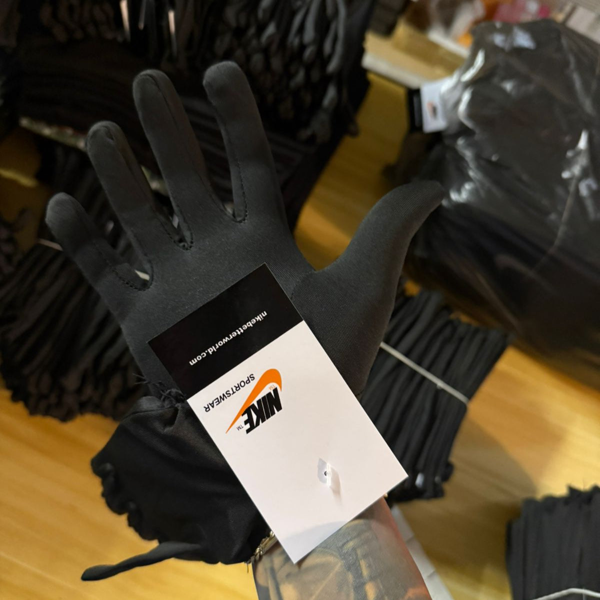 100 Guantes economicos.