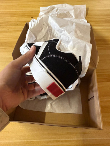 Zapatillas estilo Vans.